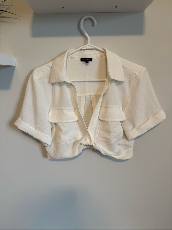 Dynamite Tops - Dynamite Cream Cropped Button-Front Utility Top